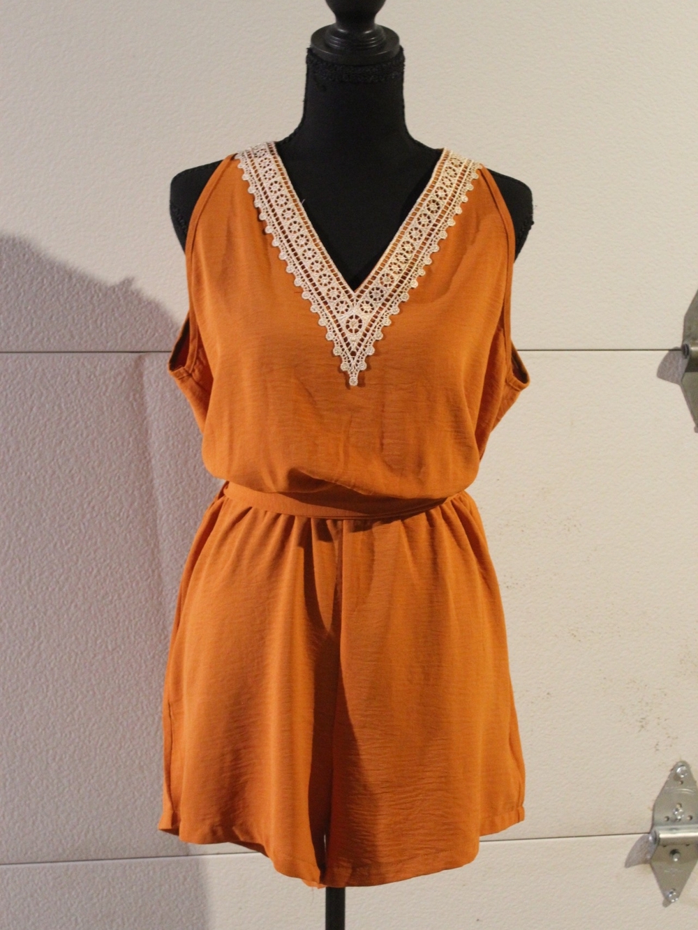 Cupshe Burnt Orange Tie-Waist Sleeveless Romper